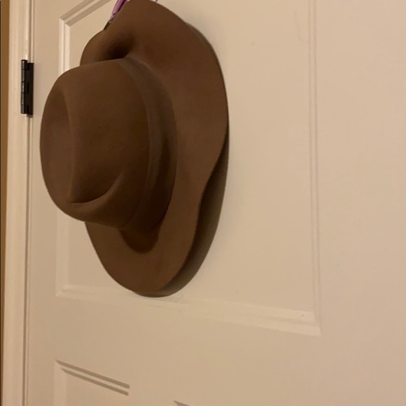 Hat - Picture 3 of 3